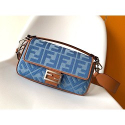 Replica Perfetta media Fendi Baguette in denim con ricamo FF