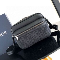 Qualità Specchio Replica Borsa a tracolla con cerniera Dior Rider 2.0 nera obliqua con nero Riproduzione Fedele Borsa a tracolla con cerniera Dior Rider 2.0 nera obliqua con nero imitazioni
