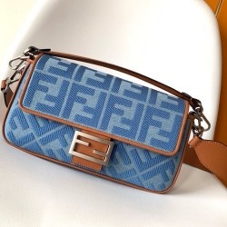 Qualità Specchio Replica Perfetta media Fendi Baguette in denim con ricamo FF Riproduzione Fedele Replica Perfetta media Fendi Baguette in denim con ricamo FF imitazioni