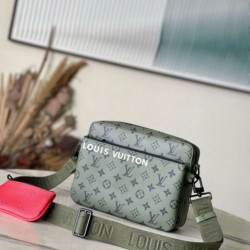 Qualità Specchio Replica Borse a tracolla Louis Vuitton Trio Tela monogramma verde M23783 Riproduzione Fedele Borse Replica a tracolla Louis Vuitton Trio Tela monogramma verde M23783 imitazioni