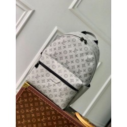 Zaino LV Discovery Monogramma in rilievo M46557