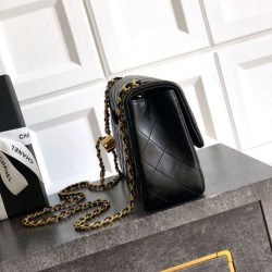 Replica qualità specchio Borse Imitazioni Chanel piccola con patta classica CF in pelle di agnello lucida nera
