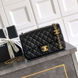 Replica qualità specchio Borse Imitazioni Chanel piccola con patta classica CF in pelle di agnello lucida nera