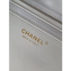 Bora Pari all'originale replica hobo Chanel AS5838 Pelle di vitello bianca