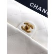 Bora Pari all'originale replica hobo Chanel AS5838 Pelle di vitello bianca