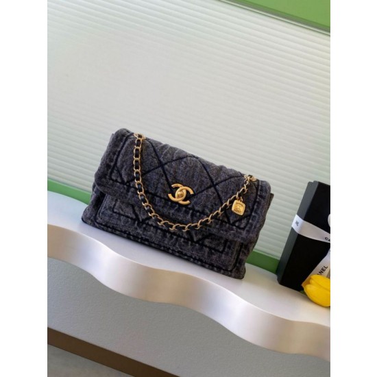 Borsa Maxi con Patta Chanel Denim Lavato AS5734 Blu