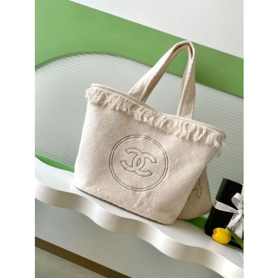 Borsa Tote Chanel Coco Beach con Borsa Piccola Agnello Bianco