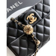 Chanel 25K Bora Pari all'originale replica a patta piccola con pallina dorata in pelle di agnello nera Chanel 25K Bora Pari all'originale replica a patta piccola con pallina dorata in pelle di agnello nera