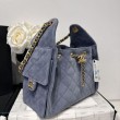 Chanel AS5293, borsa a secchiello con coulisse piccola Hobo Vintage, pelle di daino blu