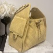 Chanel AS5293, borsa a secchiello con coulisse piccola Hobo Vintage, pelle di daino gialla