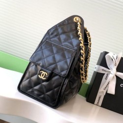 Replica Chanel AS5293 Borsa a secchiello piccola Hobo Vintage con coulisse in vacchetta nera Imitazioni Replica qualità specchio Chanel AS5293 Borsa a secchiello piccola Hobo Vintage con coulisse in vacchetta nera