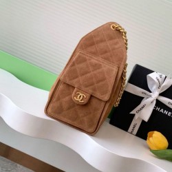 Replica Chanel AS5293 Borse Imitazioni a secchiello piccola Hobo Vintage con coulisse in pelle scamosciata marrone Imitazioni Replica qualità specchio Chanel AS5293 Borse Imitazioni a secchiello piccola Hobo Vintage con coulisse in pelle scamosciata marrone