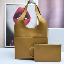 Replica qualità specchio Imitazioni borse griffate tote Dior Privé Icons Uomo marrone in pelle di vitello