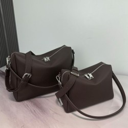 Replica qualità specchio Borsa a tracolla Fendi Lui Media/Grande 7VA667 Caffè