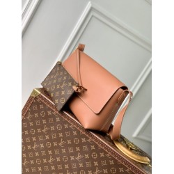 Borsa a tracolla Louis Vuitton Low Key Messenger M26532 Marrone Borsa a tracolla Louis Vuitton Low Key Messenger M26532 Marrone