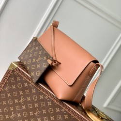 Replica Borsa a tracolla Louis Vuitton Low Key Messenger M26532 Marrone Imitazioni Replica qualità specchio Borsa a tracolla Louis Vuitton Low Key Messenger M26532 Marrone