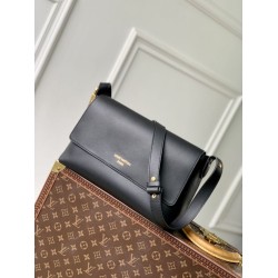 Borsa a tracolla Louis Vuitton Low Key Messenger M13148 Nero