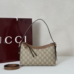 Replica qualità specchio Gucci 847450 Borsa a tracolla piccola GG Emblem Marrone