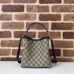 Replica qualità specchio Borse  Alta Qualità a secchiello piccola Gucci GG Emblem 815118 Nera