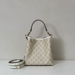 Replica qualità specchio Borsa a secchiello piccola Gucci GG Emblem 815118 Bianca