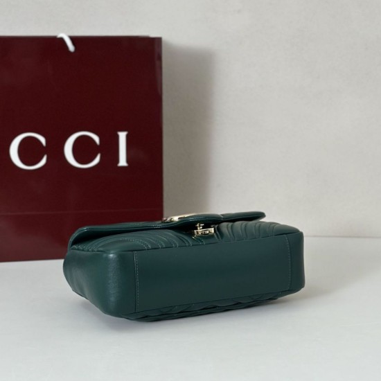 Replica Borsa 1:1 a tracolla media Gucci GG Marmont 837267 verde Imitazioni Replica qualità specchio Borsa 1:1 a tracolla media Gucci GG Marmont 837267 verde