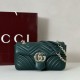 Replica Borsa 1:1 a tracolla media Gucci GG Marmont 837267 verde Imitazioni Replica qualità specchio Borsa 1:1 a tracolla media Gucci GG Marmont 837267 verde