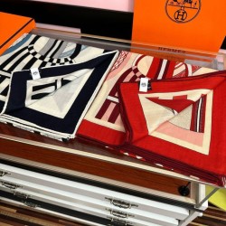 Replica Fazzoletto Hermès in cashmere e seta Ondsdemarch 140 nero Imitazioni Replica qualità specchio Fazzoletto Hermès in cashmere e seta Ondsdemarch 140 nero