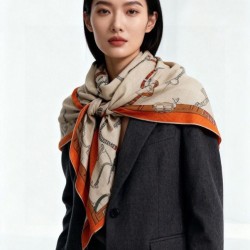 Replica qualità specchio Qualità superiore replica Sciarpa reversibile in cashmere Hermès con motivo a cavallo che salta 140 Organge