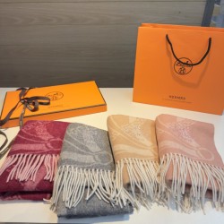 Replica Sciarpa classica in lana d'agnello Hermès 30 x 200 01 Imitazioni Replica qualità specchio Sciarpa classica in lana d'agnello Hermès 30 x 200 01