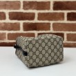Bora Pari all'originale replica a secchiello piccola Gucci GG Emblem 815118 Nera