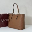 Borsa tote media Gucci GG Emblem 847456 Bordeaux