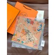 Alta gamma replica Hermès Equestrian Academy Scialle in velluto reversibile 140 Rosa