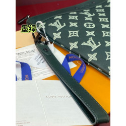 LV Pochette Pochette da viaggio M81570 Verde
