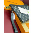 LV Pochette Pochette da viaggio M81570 Verde LV Pochette Pochette da viaggio M81570 Verde