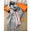 Scialle reversibile classico in cashmere bicolore Hermès 70 x 200 Grigio/Rosa Scialle reversibile classico in cashmere bicolore Hermès 70 x 200 Grigio/Rosa