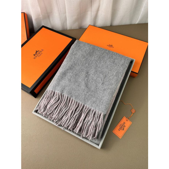 Scialle reversibile classico in cashmere bicolore Hermès 70 x 200 Grigio/Rosa Scialle reversibile classico in cashmere bicolore Hermès 70 x 200 Grigio/Rosa