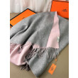 Scialle reversibile classico in cashmere bicolore Hermès 70 x 200 Grigio/Rosa Scialle reversibile classico in cashmere bicolore Hermès 70 x 200 Grigio/Rosa
