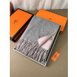 Scialle reversibile classico in cashmere bicolore Hermès 70 x 200 Grigio/Rosa Scialle reversibile classico in cashmere bicolore Hermès 70 x 200 Grigio/Rosa