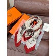 Qualità superiore replica Scialle reversibile in velluto tono su tono Hermès con finimento per cavallo in stile balestra 135