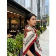 Qualità superiore replica Scialle reversibile in velluto tono su tono Hermès con finimento per cavallo in stile balestra 135