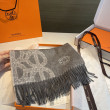 Sciarpa classica reversibile in lana d'agnello Hermès 35 x 200 Grigio Sciarpa classica reversibile in lana d'agnello Hermès 35 x 200 Grigio