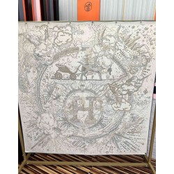 Sciarpa in seta Hermès Starry Night Chorus e fazzoletto quadrato in cashmere 140 02