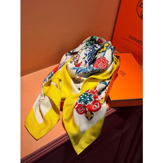 Sciarpa quadrata reversibile in velluto colorato Hermès 140 cm Giallo