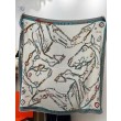 Sciarpa reversibile Hermès in cashmere con motivo a cavallo che salta 140