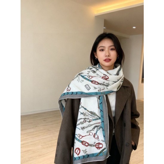 Sciarpa reversibile Hermès in cashmere con motivo a cavallo che salta 140