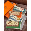 Qualità superiore replica Sciarpa reversibile in cashmere Hermès con motivo a cavallo che salta 140 Blu
