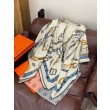 Qualità superiore replica Sciarpa reversibile in cashmere Hermès con motivo a cavallo che salta 140 Blu