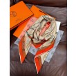 Qualità superiore replica Sciarpa reversibile in cashmere Hermès con motivo a cavallo che salta 140 Organge