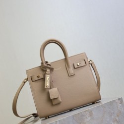 Replica Borsa tote Sac De Jour piccola/media/grande YSL Saint Laurent Albicocca Imitazioni Replica qualità specchio Borsa tote Sac De Jour piccola/media/grande YSL Saint Laurent Albicocca