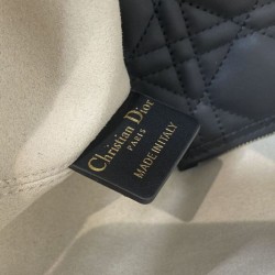 Replica Borsa Tote Dior Toujours piccola/media/grande in pelle di vitello macrocannage beige cipria Imitazioni Replica qualità specchio Borsa Tote Dior Toujours piccola/media/grande in pelle di vitello macrocannage beige cipria